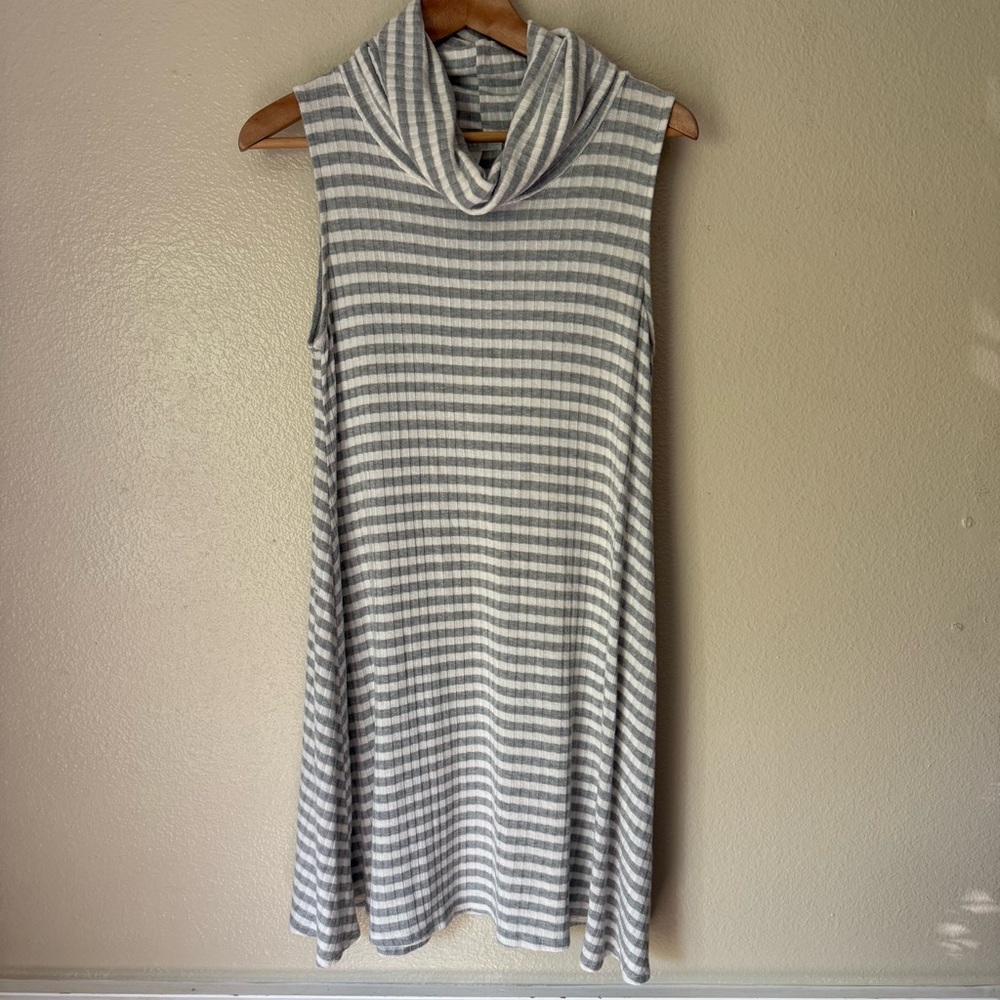 ❇️Abound Sleeveless Turtleneck Dress 2 for $22❇️